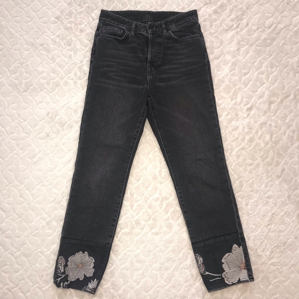 Black High-Waisted Jeans w/ Flower Detail